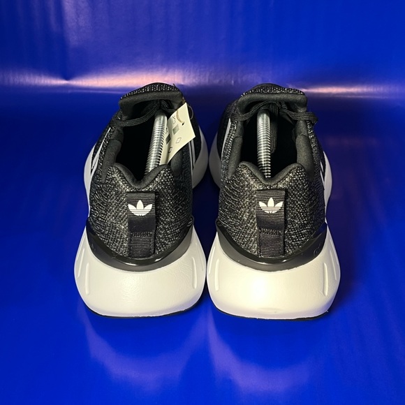 NEW adidas Swift Run 22 Black Gray Mens Size 10 Fast Shipping - Picture 5 of 8